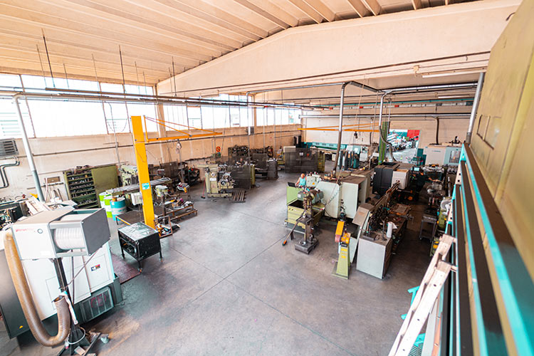 Tornitura-fresatura-rettifica-di-boccole-in-metallo